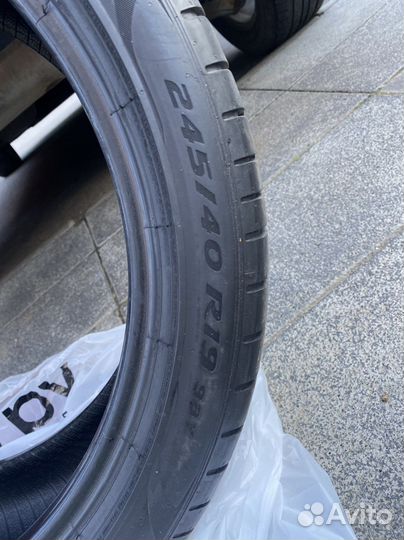 Pirelli P Zero 245/40 R19 98Y