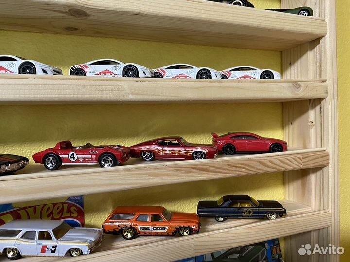 Hot wheels машинки