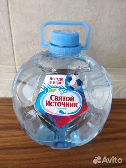 Бутылка воды 2,5л. 2019г. Футбольный мяч