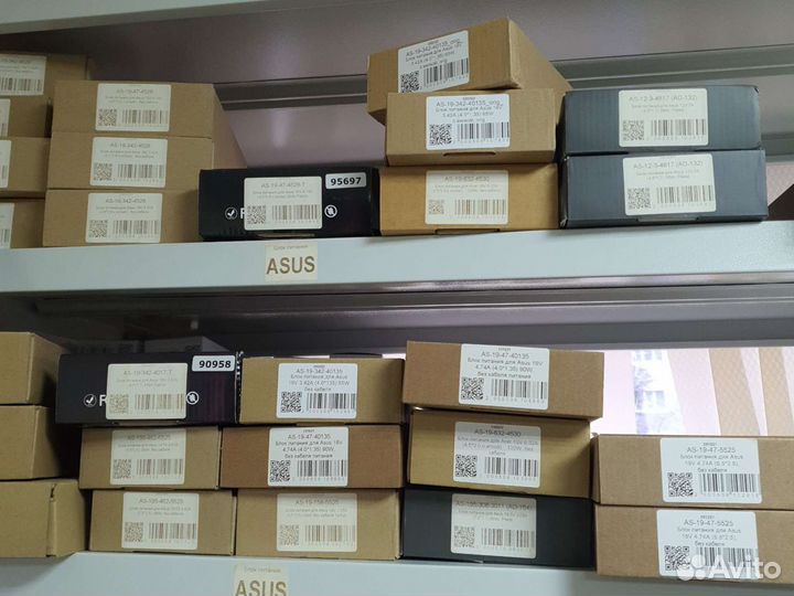 Блок питания для любого ноута новый