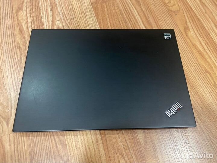 Lenovo ThinkPad T490s