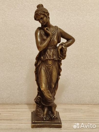 Скульптура старинная. Бронза. Джино Руджери Клеймо