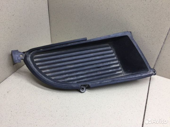 Заглушка бампера передняя правая Mitsubishi Lancer