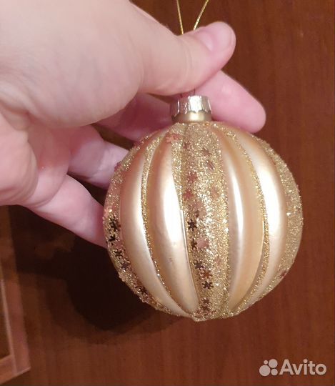 Стеклянные елочные шары