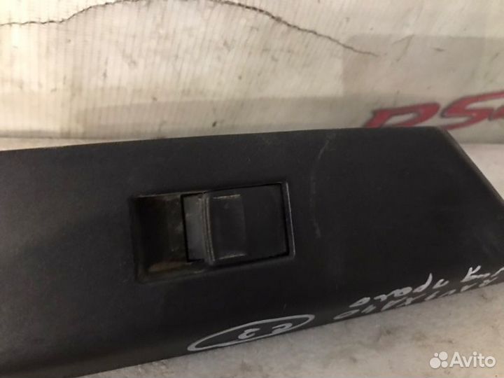 Кнопка стеклоподъемника задняя Toyota Rav4 CA40