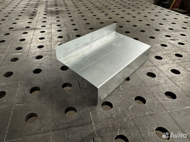 Отлив оконный