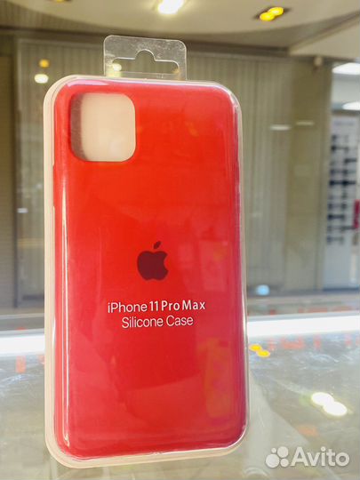 Чехол на iPhone 11 pro max красный