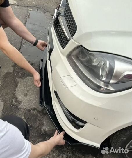 Сплиттер на бампер универсальный