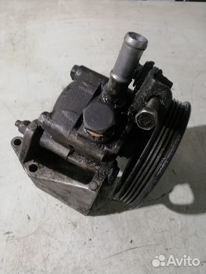 Насос гидроусилителя руля Nissan Primera P12