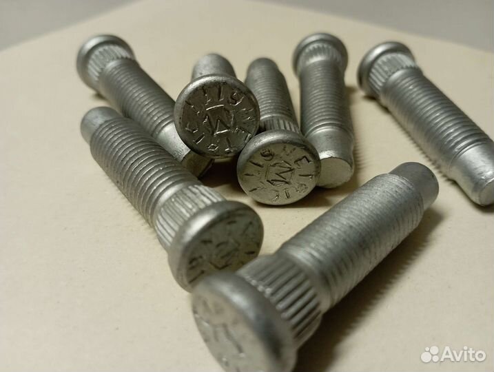 Шпилька ступицы GM 9595179