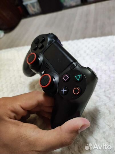 Геймпад Dualshock 4v2 от Sony PlayStation