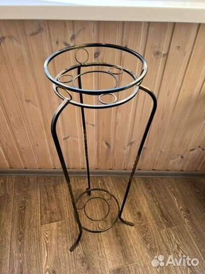 Подставка под цветы металлическая