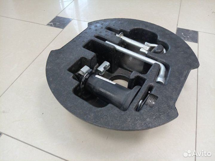 Ящик для инструмента Лада Веста 2180 21129 2018