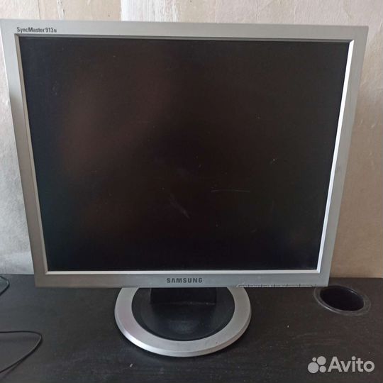 Монитор Samsung SyncMaster 913N