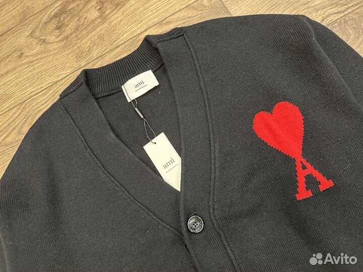 Кардиган Ami Paris 2025