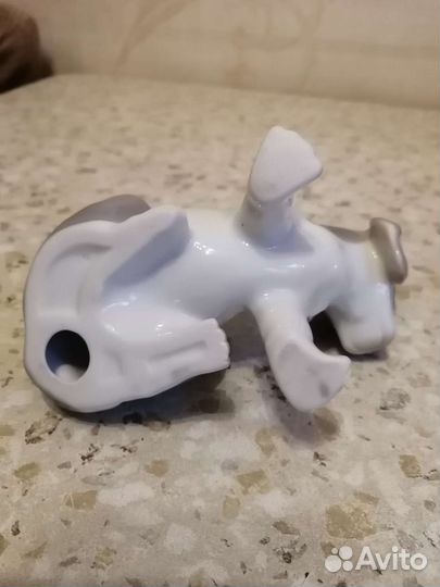 Собака фарфор