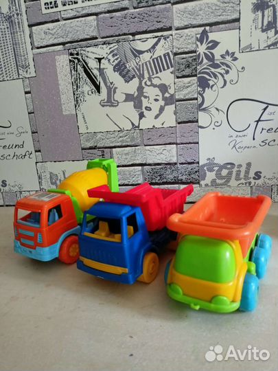 Игрушка грузовик