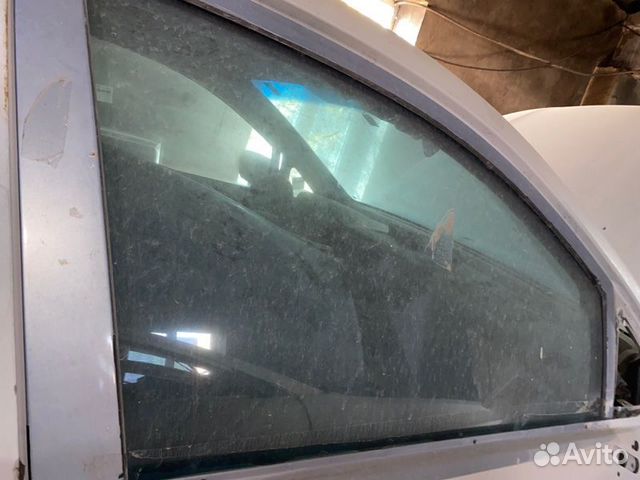 Стекло двери переднее правое Suzuki Liana 1.6 2007