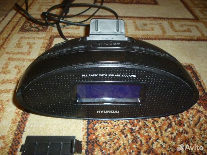 Радиобудильник Hyundai H-1535
