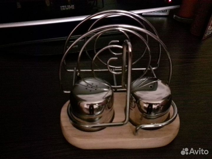 Солонка, перечница, подставка под салфетки