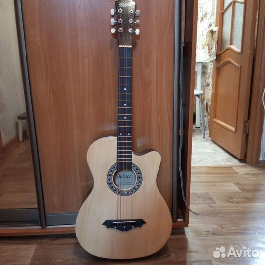Акустическая гитара belucci