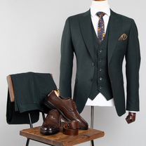 Мужской классический костюм, Москва