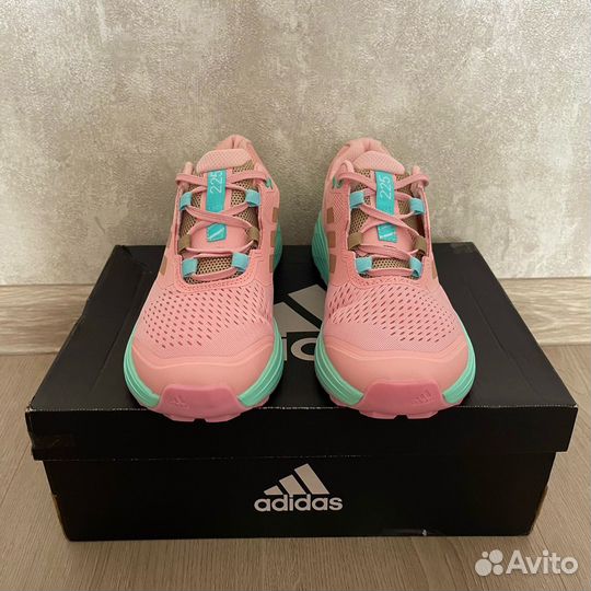 Кроссовки adidas