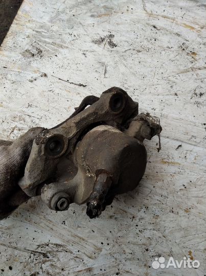 Суппорт Ауди 80 Б3 передний левый