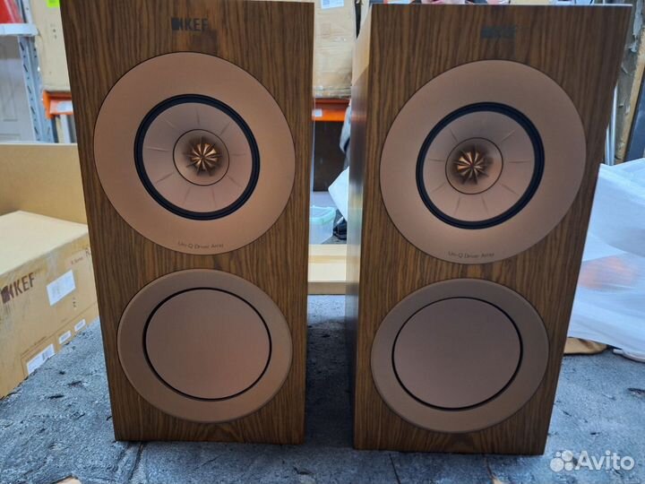 Полочная акустика KEF R3 Walnut (арт. 317832)