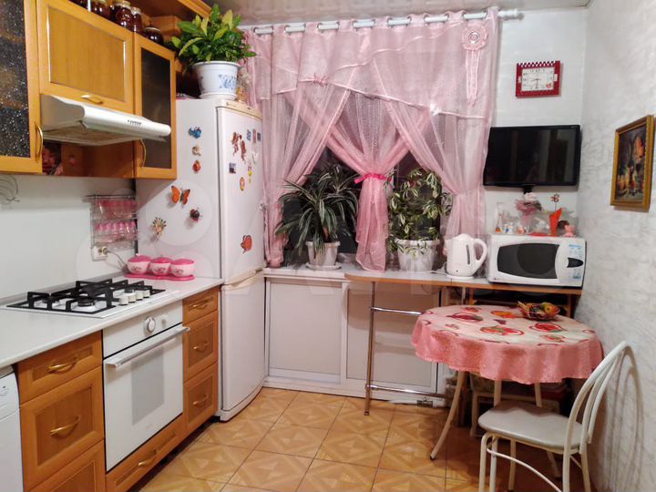 3-к. квартира, 60 м², 2/3 эт.