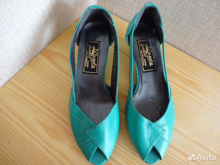 Югославские женские туфли