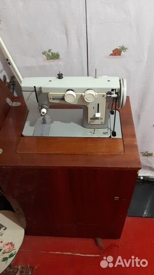 Швейная машинка Чайка 3