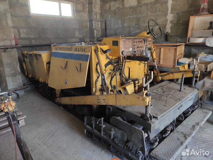 Асфальтобетоноукладчик Hanta F31C, 2000