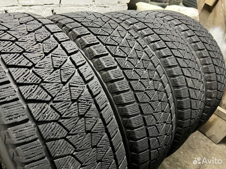 Bridgestone Blizzak DM-V2 235/65 R18