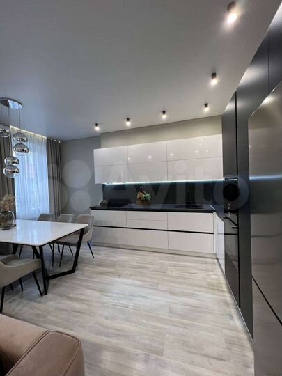 3-к. квартира, 90 м², 4/4 эт.