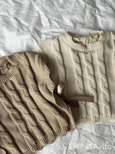 Вязаные жилеты для малышек