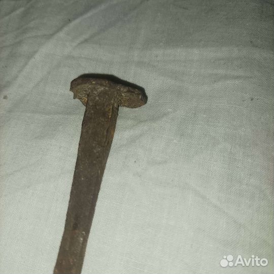 Гвоздь кованый