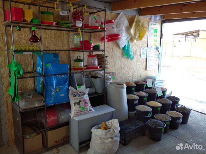 Комбикорма зерно сено кормушки