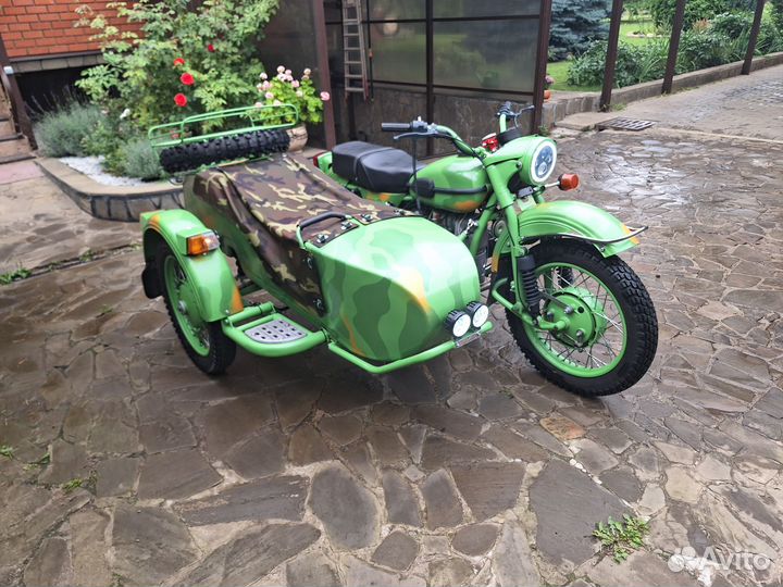 Продаётся мотоцикл Урал Турист 2WD