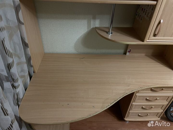 Компьютерный стол