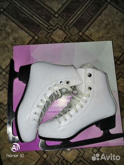 Коньки фигурные graf montana gold 35р