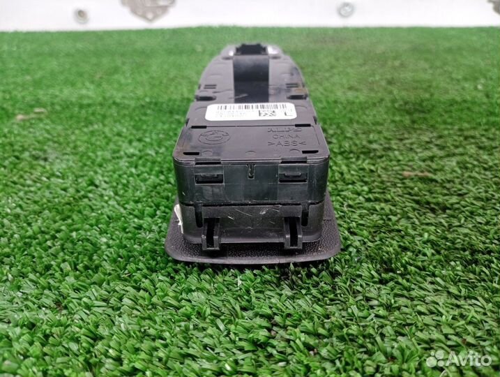 Блок управления стеклоподъемниками передний правый