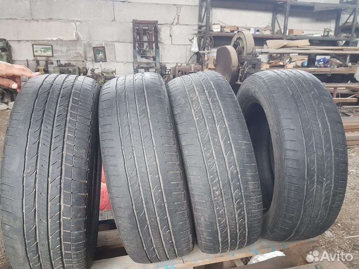 Bridgestone Dueler M/T 215/60 R17