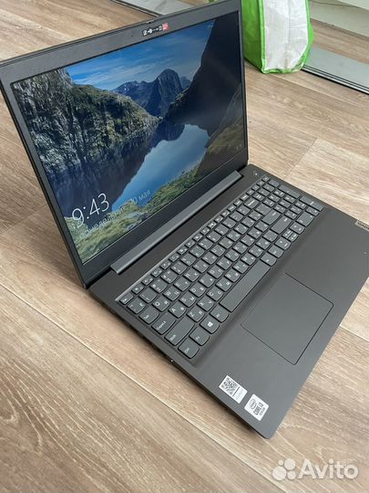 Новый Lenovo i3-10110U/8Gb/SSD256