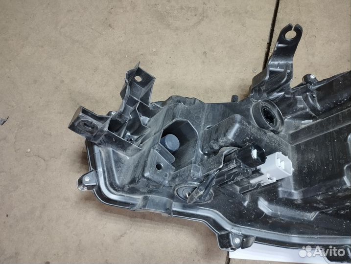 Фара правая Toyota Corolla