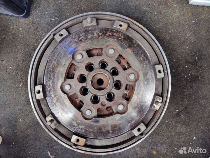 Маховик двухмассовый kia/hyundai со сцеплением