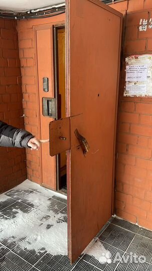 Дверь металлическая с домофоном