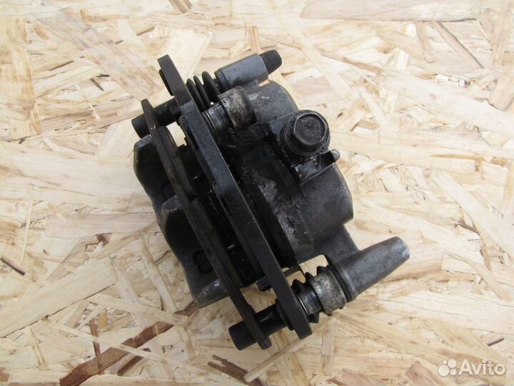 Суппорт задний Kawasaki ZZR400-1 (ZX400K)