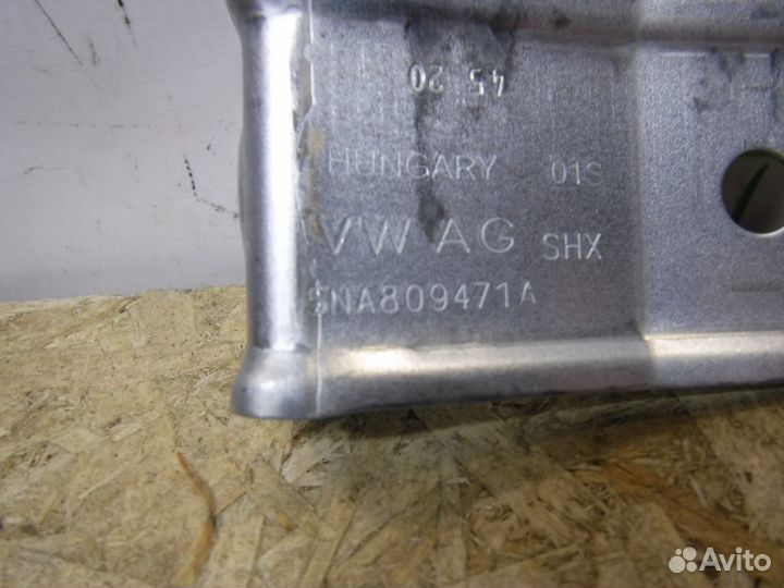 Защитный брус VAG