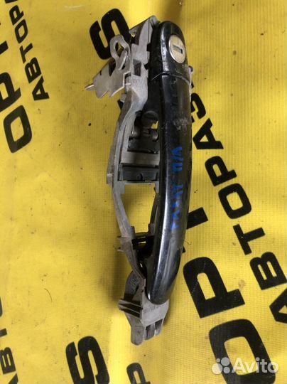 Ручка передняя левая Volkswagen Passat B5+